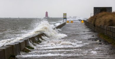 Stoirm Dave chugainn deireadh seachtaine na Cásca