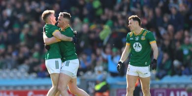 Imreoirí na Mí ag bláthú seachtain ar sheachtain