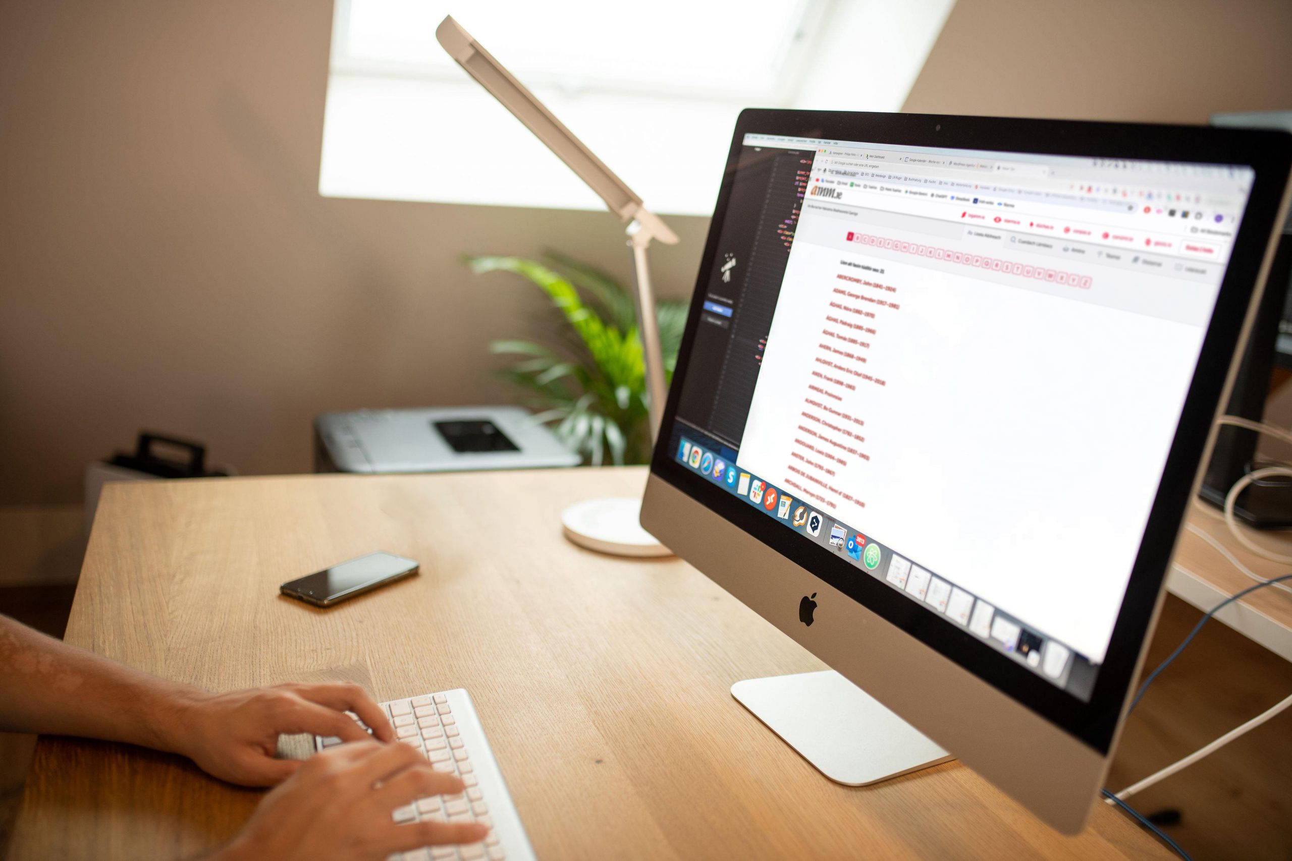 Aghaidh á tabhairt ag Ainm.ie ar cheist na mbeathaisnéisí ban ar an suíomh