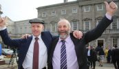 Rún muiníne faoi na hagóidí breosla buaite ag an Rialtas ach Michael Healy-Rae ag éirí as mar Aire Stáit