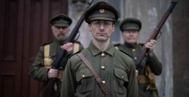 LÉIRMHEAS: Laochra agus foréigean –  Daredevil agus De Valera