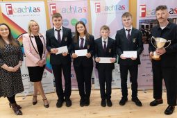 GAILEARAÍ: Tráth na gCeist Boird Feachtas buaite ag iarbhunscoil ó Dhún na nGall