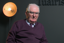 ‘Mar a chéile an córas pleanála teanga agus an t-athrú aeráide a fhágáil faoi choistí na mBailte Slachtmhara’