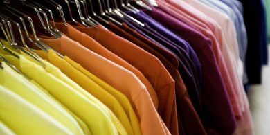 Dáileog dopaimín as an gcófra – caith díot na balcaisí dubha dorcha gruama