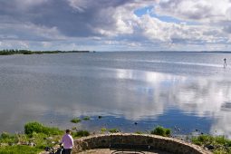 Gníomh ón bhFeidhmeannas ag teastáil má tá Loch nEathach le tabhairt slán ón mbás