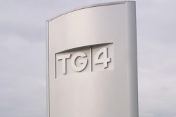 Comhairleoirí teanga á lorg ag TG4 le ‘barr feabhais’ a chur ar chaighdeán Gaeilge ar chláir