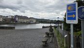 ‘Tuigeann tú nach mbeadh i Middelburg ach baile beag murach na turasóirí, nach dtuigeann?’