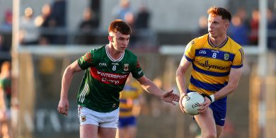 Deis ag Corcaigh agus Ros Comáin bearna fhada a shárú