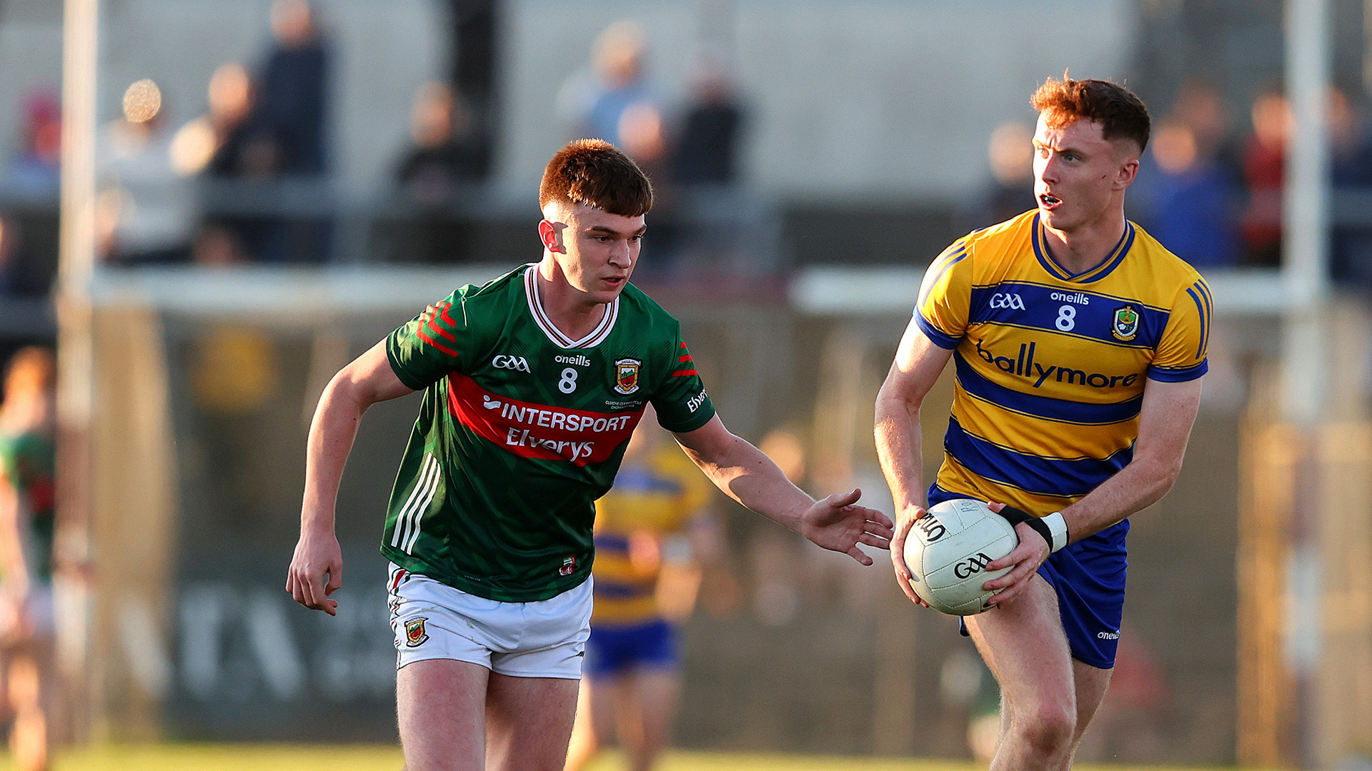 Deis ag Corcaigh agus Ros Comáin bearna fhada a shárú