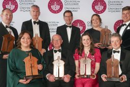 Gradaim Alumni Ollscoil na Gaillimhe bronnta ar cheannasaí TG4 agus rámhaí Gaeltachta