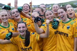 Girseacha Naomh Columba ag ceiliúradh agus cath na bhfathach romhainn i gCill Charthaigh