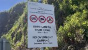 ‘Earráid chléireachais’ –  ‘No overnight camping’ aistrithe mar ‘Uimh campáil thar oíche’ ag roinn rialtais