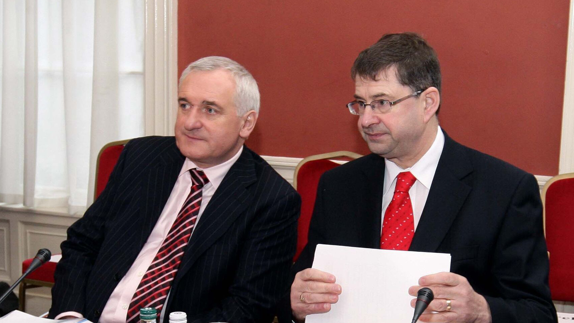 ‘Ní bheadh stádas oifigiúil ag an nGaeilge san AE murach Bertie Ahern’ – Ó Cuív