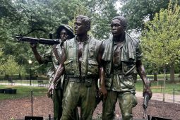 An fear a chuir cóir leighis ar POW an Hanoi Hilton