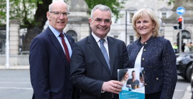 Meon dearfach i leith na Gaeilge ag níos mó daoine, ach líon na gcainteoirí líofa ag laghdú – mórshuirbhé nua Uile-Éireann