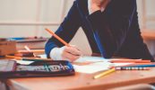 ‘An t-ardú is suntasaí le fiche bliain anuas’ ar líon na ndaltaí ó thuaidh atá ag tabhairt faoin nGaeilge don A-Leibhéal