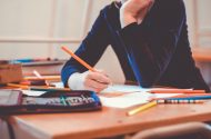 Méadú ar líon na ndaltaí a rinne ‘Irish’ don GCSE, ach laghdú ar líon na ndaltaí a rinne ‘Gaeilge’