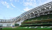 Daltaí Gaelscoile agus Gaeltachta ag triall ar Staid Aviva do chraobhchomórtais cúigear an taobh na mbunscoileanna