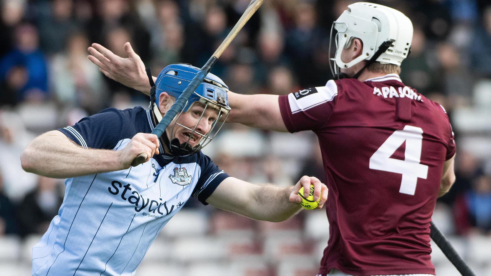 Cluichí ar ardchaighdeáin romhainn i bPáirc an Chrócaigh agus i bPáirc Uí Chaoimh
