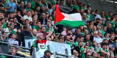 Cinneadh faoi chluiche sacair idir Éirinn agus Iosrael a bhogadh ó Bhaile Átha Cliath curtha siar