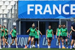 Deis stairiúil ag Éirinn agus na Francaigh ag fanacht i Grenoble