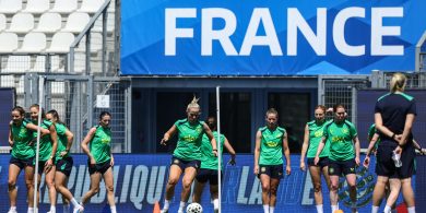 Deis stairiúil ag Éirinn agus na Francaigh ag fanacht i Grenoble