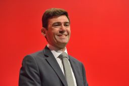 Fothoghchán i Sasana a d’fhéadfadh a shocrú cén chéad duine eile a bheidh ina Phríomh-Aire