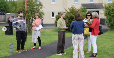 ‘Tá sé contúirteach má bhreathnaítear ar airgead a chaitear ar an nGaeilge mar airgead a imíonn le gaoth’