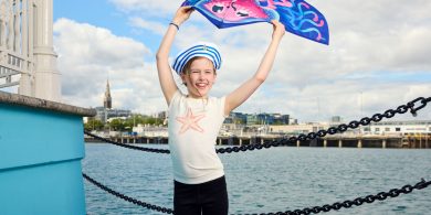 GNÉ-ALT FÓGRAÍOCHTA: Féile Coastival ag filleadh ar Dhún Laoghaire le Naoi Lá de Spraoi Teaghlaigh, Cultúr agus Eachtraíocht Cois Cósta