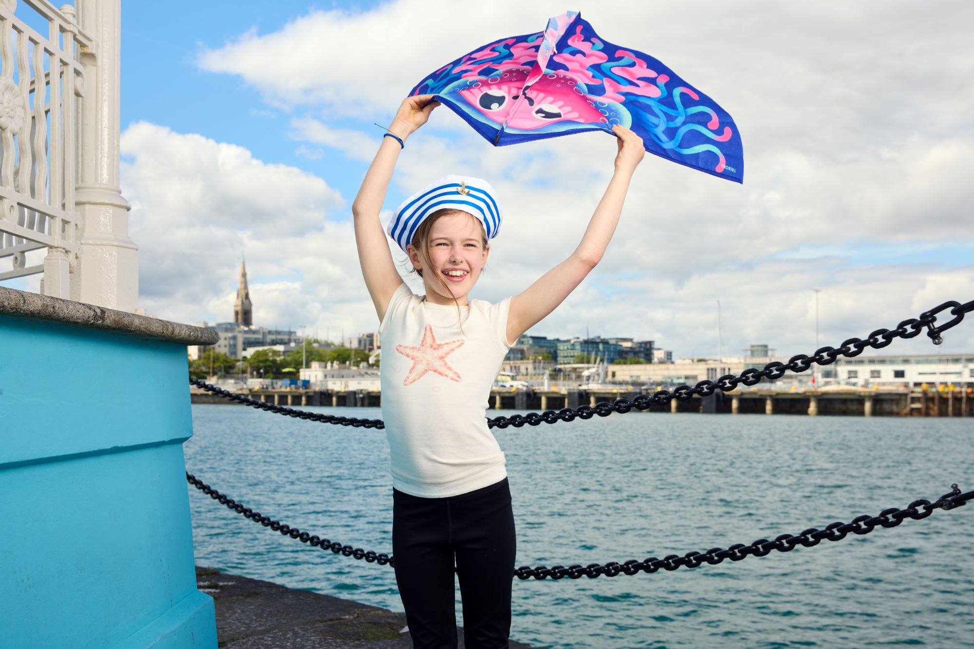 GNÉ-ALT FÓGRAÍOCHTA: Féile Coastival ag filleadh ar Dhún Laoghaire le Naoi Lá de Spraoi Teaghlaigh, Cultúr agus Eachtraíocht Cois Cósta