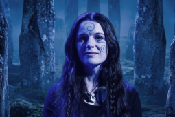 AGALLAMH LE GRÁINNE HOLLAND: ‘Céard a chaithfeá a dhéanamh le go gcaithfí amach as na Fianna thú?’