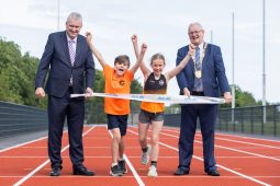 GNÉ-ALT FÓGRAÍOCHTA: Mol Áineasa Ghníomhaigh Pháirc Sheangánaí curtha i gcrích