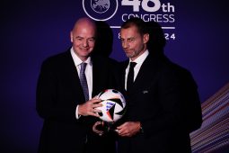 ‘Níl Corn an Domhain ar díol’ – vóta ar son baghcait caite ag 55 ball UEFA