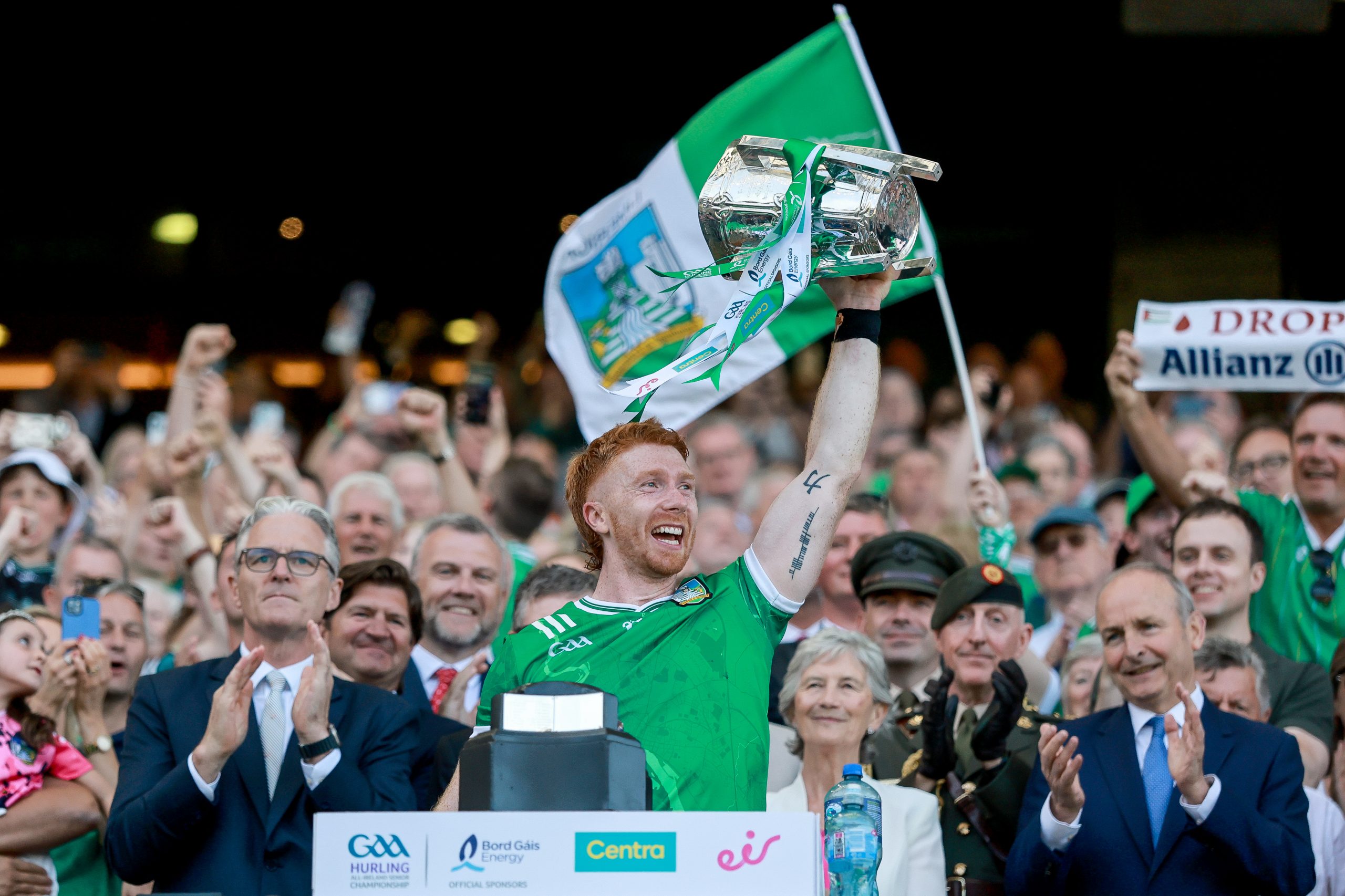 Na Luimnígh ina ríthe arís agus craobh eile buaite ag Kiely agus a chriú