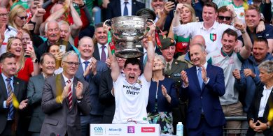 Tír tairngire bainte amach ag Maigh Eo agus deireadh leis an bhfanacht