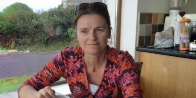 ‘Tháinig fear trí thimpiste, cheap sé gur ceardlann cácaí torthaí a bhí ann’ – a céad dráma Gaeilge ag Alice Barry