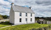 ‘Ba chóir don stát é a cheannach’ – teach mhuintir Mháirtín Uí Chadhain ar an gCnocán Glas ar díol