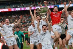 Scoth na bpictiúr ó lá mór Mhaigh Eo i bPáirc an Chrócaigh