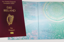 Filíocht de chuid Biddy Jenkinson ar phas nua na hÉireann