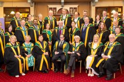 Ollamh le Sean-Ghaeilge agus Meán-Ghaeilge i measc bhaill nua Acadamh Ríoga na hÉireann