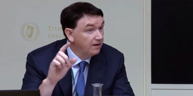 Imní mhór léirithe ag an gCoimisinéir Teanga faoi easpa dul chun cinn an rialtais maidir le plean náisiúnta don Ghaeilge