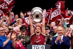 Craobh na hÉireann buaite ag mná na Gaillimhe i gcluiche ceannais a chuaigh go snaidhm an rópa