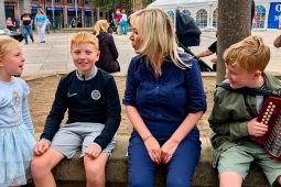 ‘Éacht ceoil, éacht cairdis’– os cionn milliún cuairteoir i mBéal Feirste don Fhleadh Cheoil