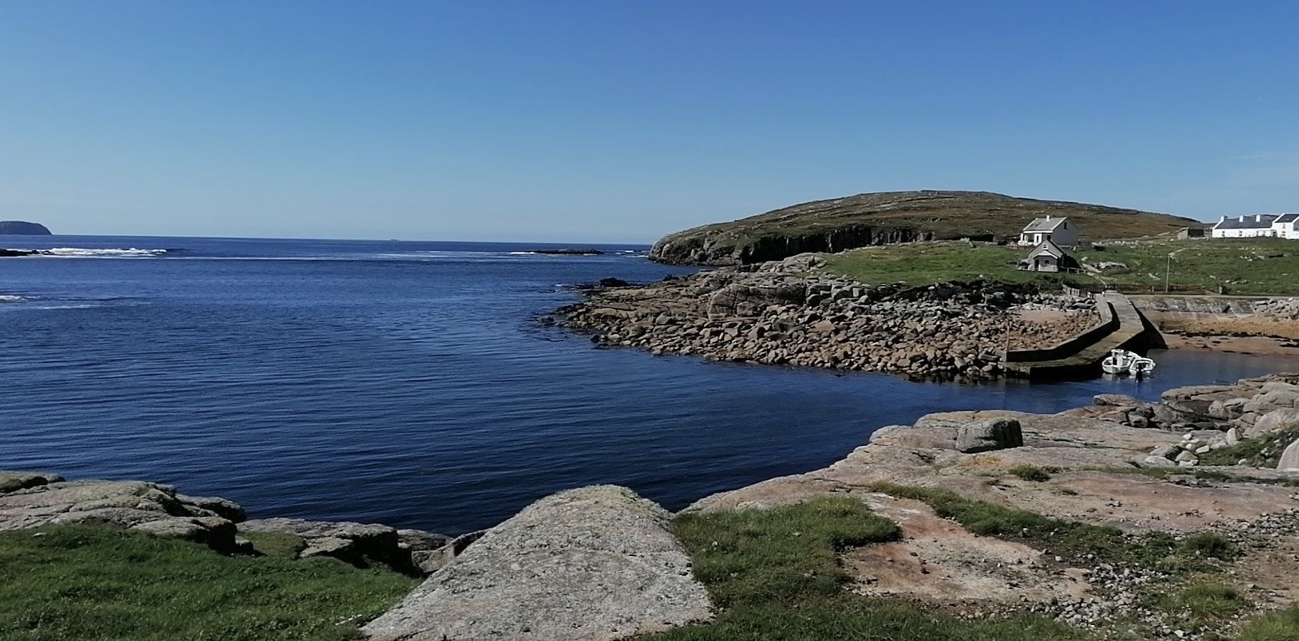 Tús curtha leis an obair chun uisce reatha a thabhairt ar ais chuig Oileán Ghabhla