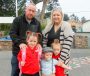 GAILEARAÍ: Trí chúpla i measc na ndaltaí ar a gcéad lá ar scoil ar an gCeathrú Rua i gConamara