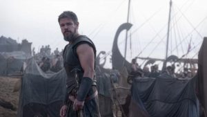 Claíomh dhá bhéal atá in YouTube ag lucht déanta scannán, ach sin an áit atá an t-aicsean