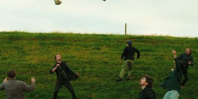 ‘Cuid de na jócanna a bhí in An Béal Bocht, tá siad ann anois sa bhfíorshaol’ – Peadar-Tom Mercier, Trá Pháidín