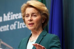 Caidreamh níos dlúithe le Ceanada, forbairt AI agus an t-athrú aeráide chun cinn in aitheasc von der Leyen