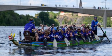 Maidin ghruama a bhí ann lá regatta deireanach na bliana, ach scaip na scamall…