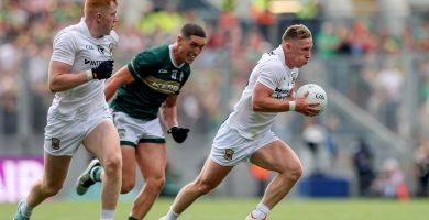 IS MÓR AN SPÓRT É: Ryan O’Donoghue i gCiarraí leis an nGaeltacht, taispeáin dúinn do chuid bonn agus lá mór mhná Naomh Abán